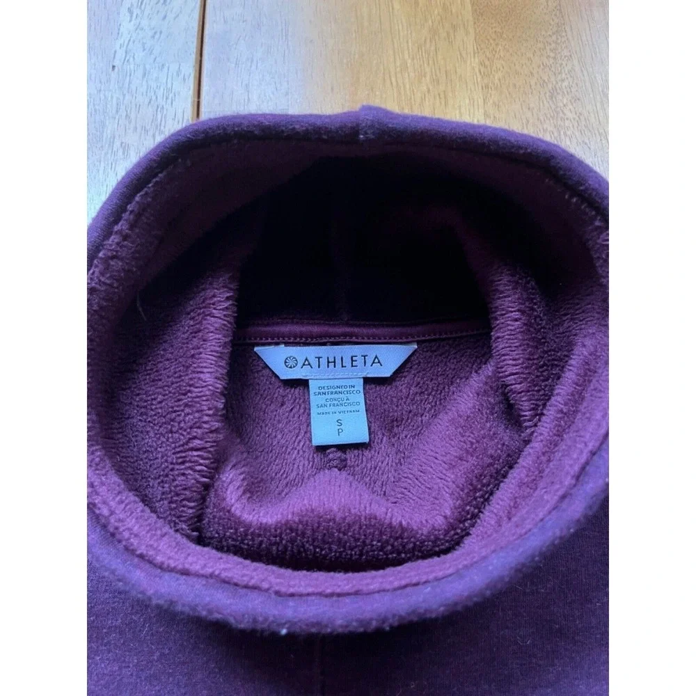 Athleta Cozy Karma Funnel Neck Sweatshirt Fleece‎ Burgundy Pullover Top, Size S